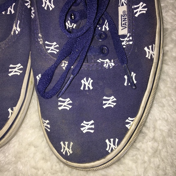 Mens New York Yankees Vans - Picture 5 of 8